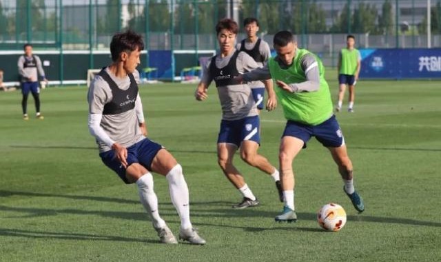 开云官方网站-三镇主帅提醒球员要有谦逊态度 也需有力拼的勇气