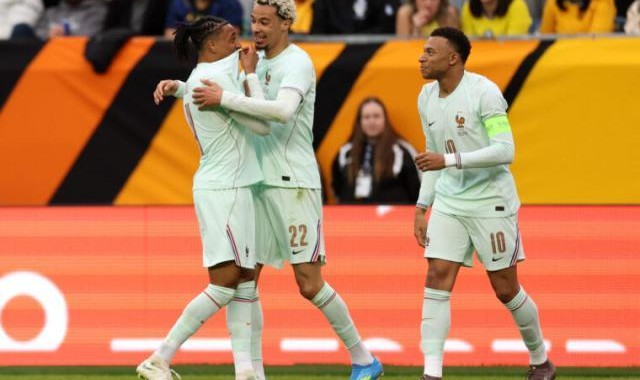 开云登录入口-法国队的两副面孔：德尚的战术赌博能走多远？|杜埃|哥伦比亚|基利安·姆巴佩|巴黎圣日耳曼|法国足球队_新浪体育_新浪新闻